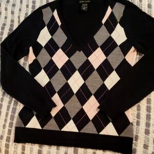 New York & Company Vneck Argyle Sweater Size Small